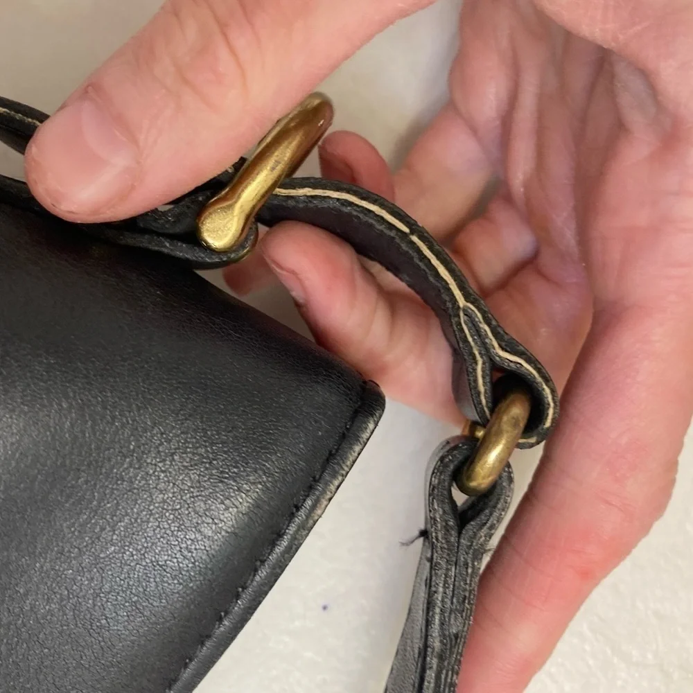 Coach vintage Equestrian Slim Bucket | 9806 | Black glovetan leather